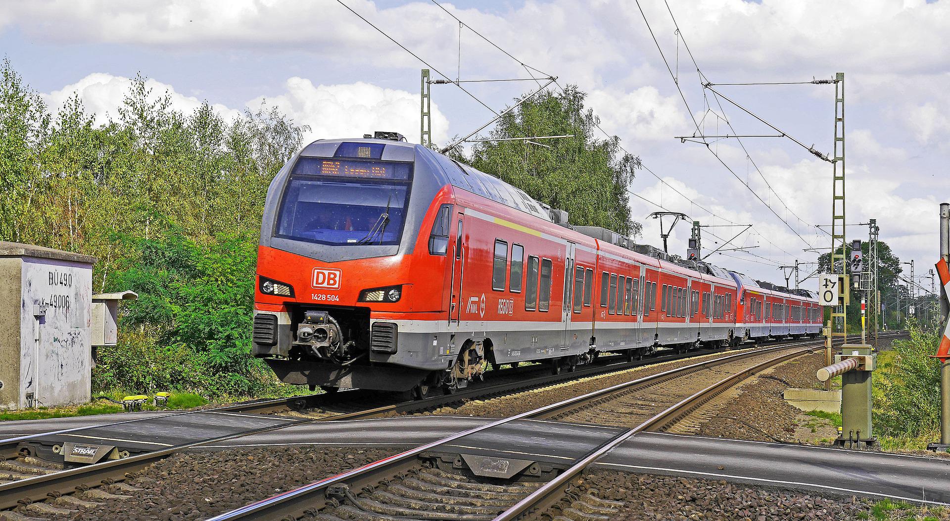 Regionalzug der Deutschen Bahn im Münsterland