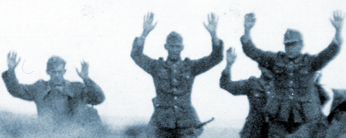 Archivfoto: Deutsche Soldaten mit erhobenen Händen